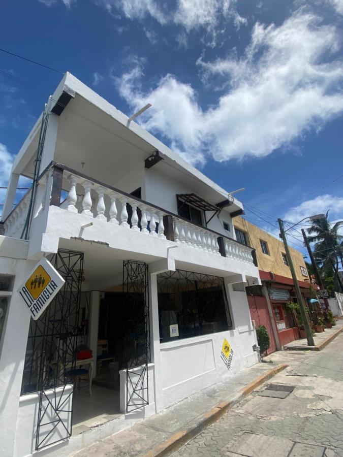 La Famiglia Hotel Isla Mujeres Exterior foto